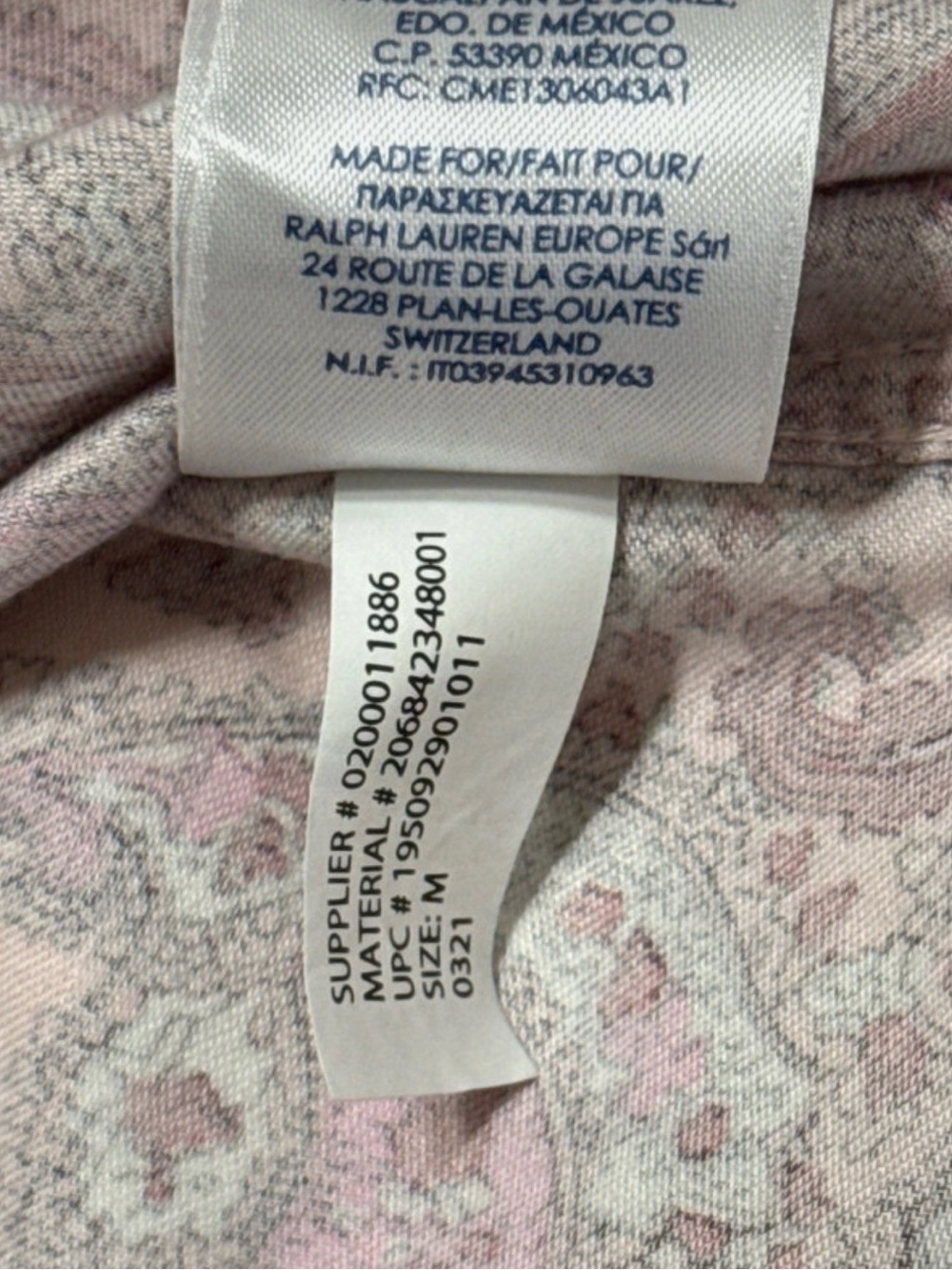 Chaps no iron pink and cream paisley button-down shirt. Size US M. - Picture 9 of 9
